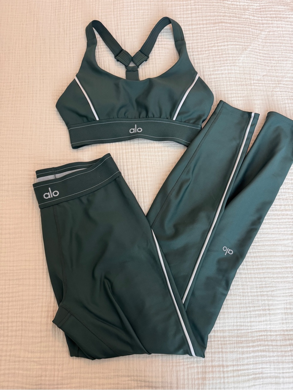 ALO Yoga Forest Green High-Waist Legging & Bra Set